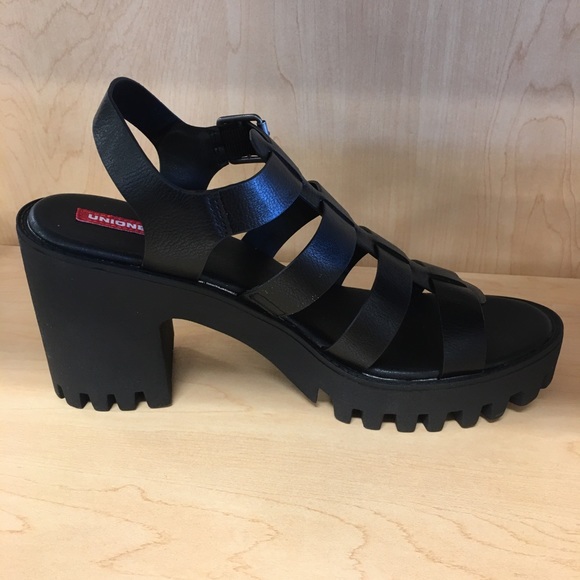 🖤Union Bay lug bottom strappy heels🖤 - Picture 2 of 6